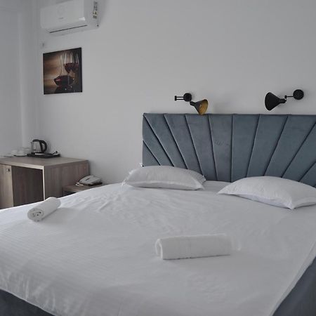 Hotel Maya Хорезу Екстер'єр фото