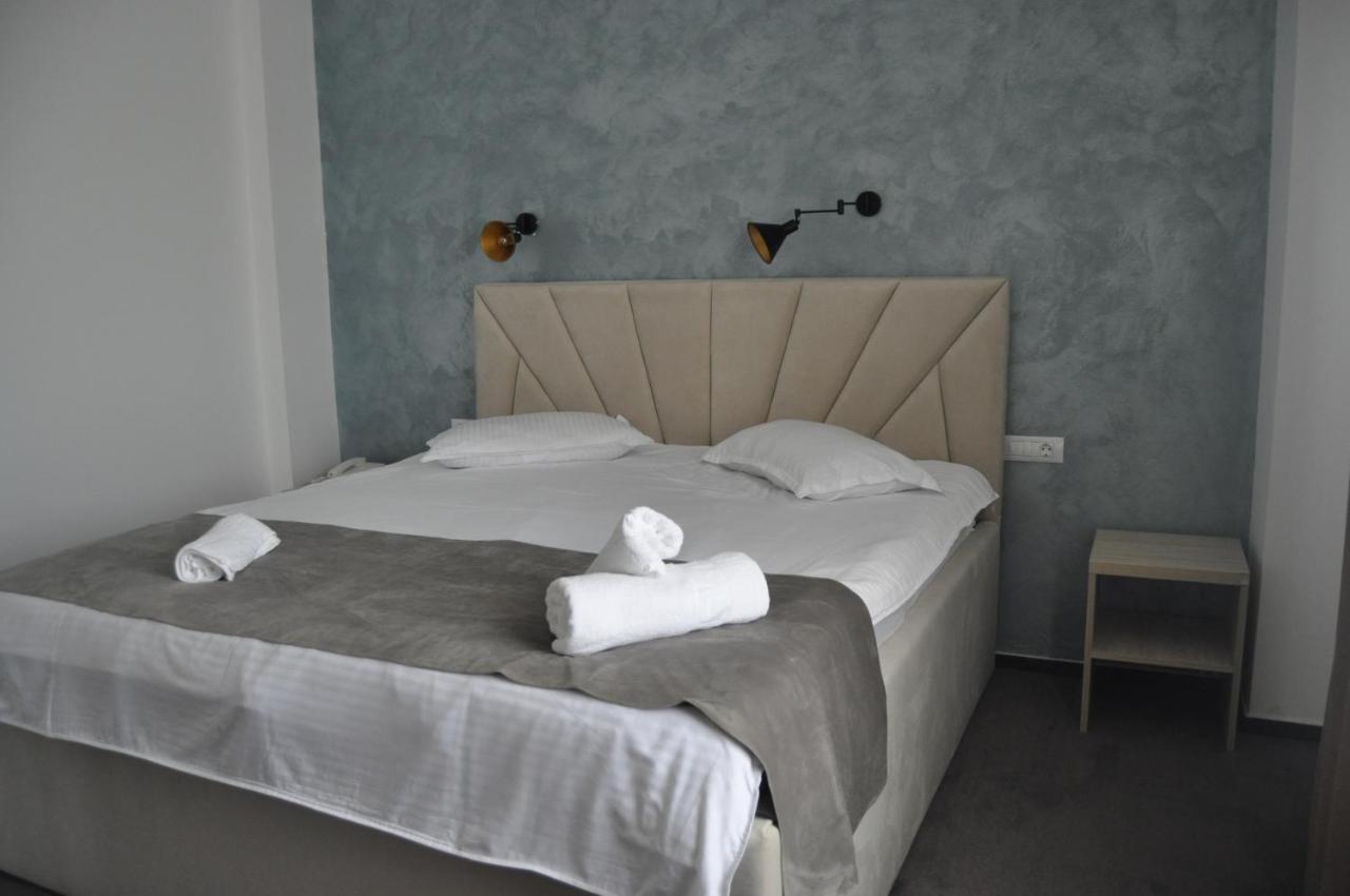 Hotel Maya Хорезу Екстер'єр фото