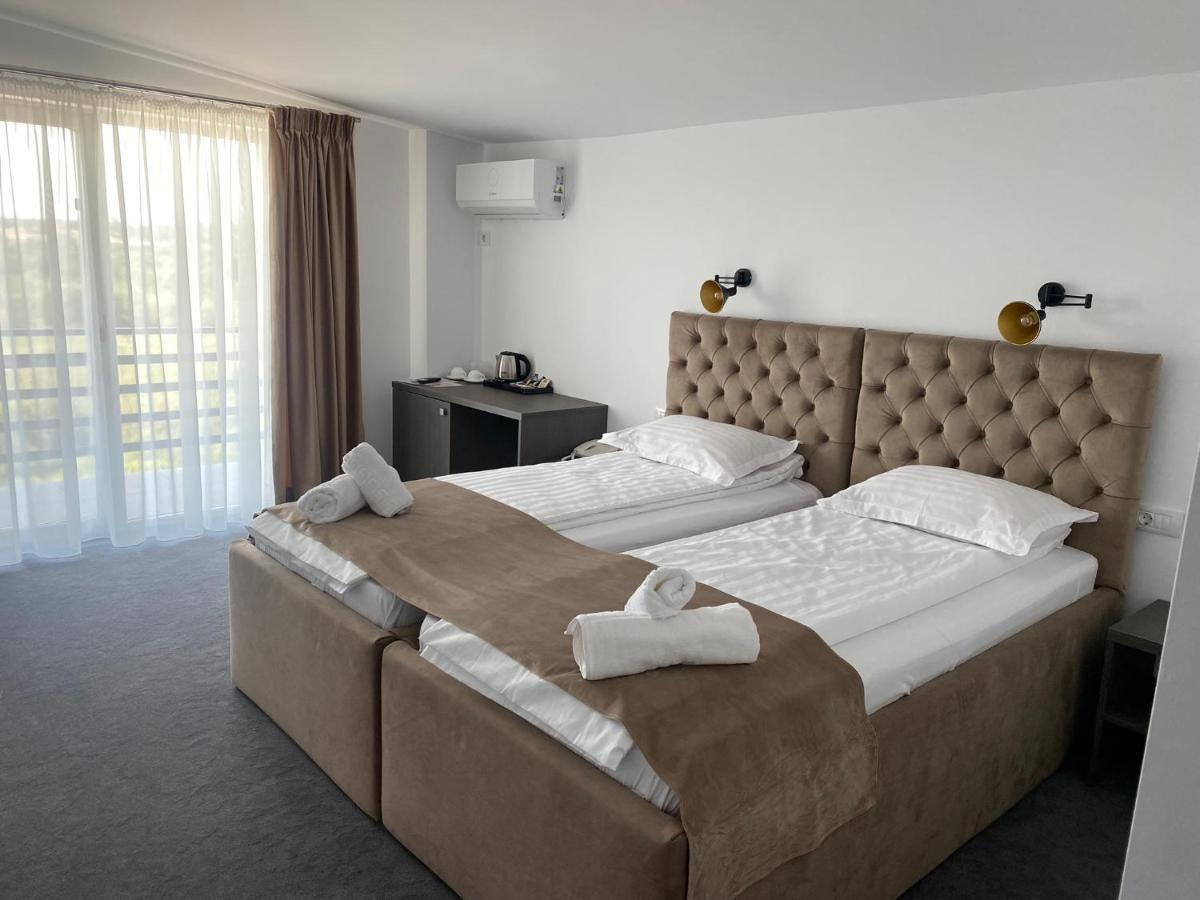 Hotel Maya Хорезу Екстер'єр фото