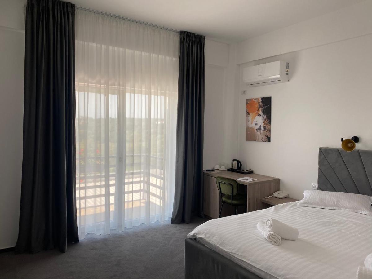 Hotel Maya Хорезу Екстер'єр фото