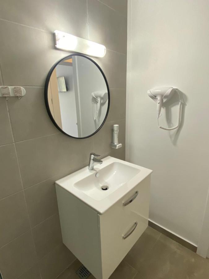 Hotel Maya Хорезу Екстер'єр фото